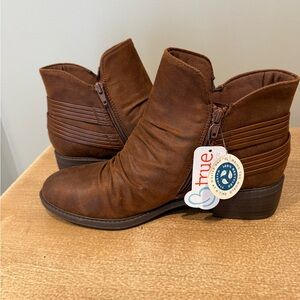 Women's Stylish Brown Ankle Booties